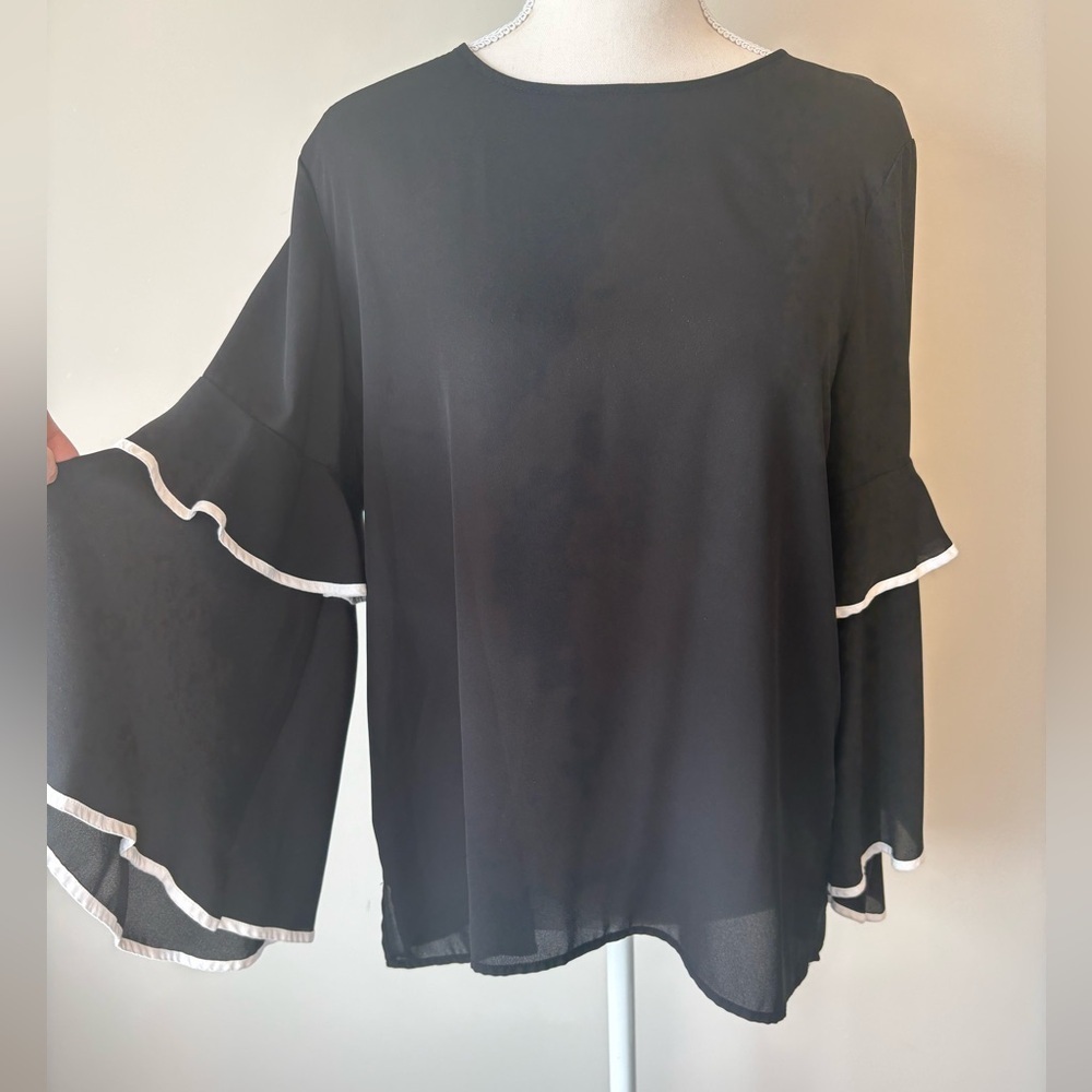 Loft Outlet Ruffled Bell Sleeve Blouse Tunic Size Small - Picture 2 of 10